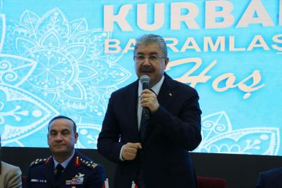 Eskişehir'de protokol üyeleri bayramlaştı
