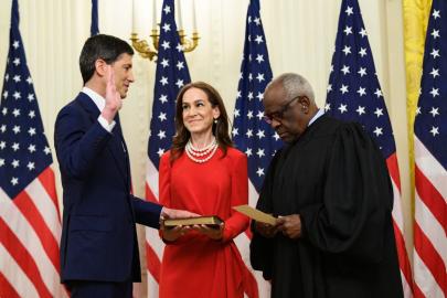 Fed'in yeni başkanı Kevin Warsh yemin ederek göreve başladı