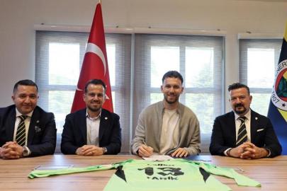 Fenerbahçe resmen açıkladı! 3 yıllık imza...