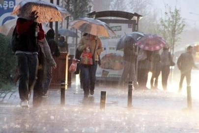 İstanbul’da kuvvetli sağanak uyarısı: Sel ve fırtınaya karşı dikkat