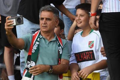 Karşıyaka'da Burhanettin Basatemür kalmaya sıcak