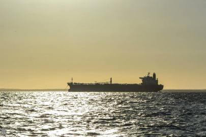 Katar açıklarında İHA saldırısı: Ticari gemi hedef alındı