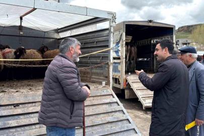 Kaymakam Tutal'dan Kurban Pazarı ziyareti
