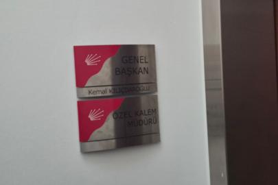Kılıçdaoğlu'nun fotoğrafı genel merkeze tekrar asıldı