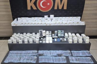 Kocaeli'de kaçakçılık operasyonunda çok sayıda ürün ve sahte para ele geçirildi
