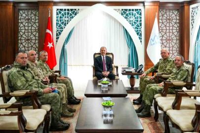 Korgeneral Topaloğlu, Hakkâri Valiliği'ni ziyaret etti