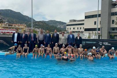 Marmaris'te sporcular için portatif havuz