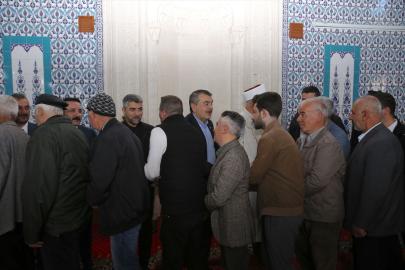 Milli Eğitim Bakanı Tekin, bayram namazını memleketi Erzurum'da kıldı Açıklaması