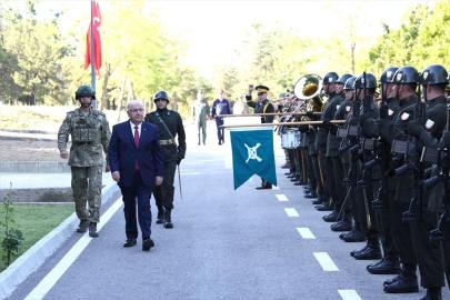 Milli Savunma Bakanı Güler, 9'uncu Hudut Tugay Komutanlığını ziyaret etti