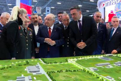 Milli Savunma Bakanı Yaşar Güler, SAHA EXPO'da sergilenen teknolojileri inceledi