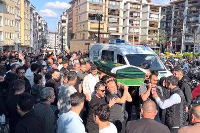 Motosiklet kazasında hayatını kaybeden sanatçı son yolculuğuna uğurlandı