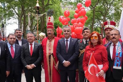 New York'ta 43. Türk Günü Yürüyüşü Büyük Katılımla Gerçekleşti