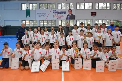 Osmangazi Belediyespor’dan badmintonda tarihi başarı
