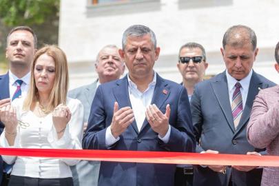 Özgür Özel'den İzmir'de 3 açılış: Söz verdiğimiz gibi camimizi hizmete sunduk