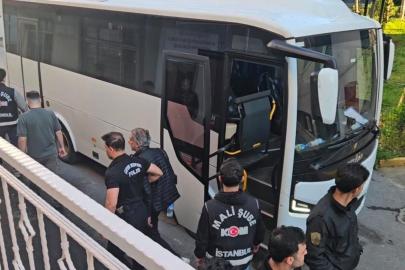 "İmamoğlu çıkar amaçlı suç örgütü" soruşturmasında gözaltına alınan 12 zanlı adliyeye sevk edildi