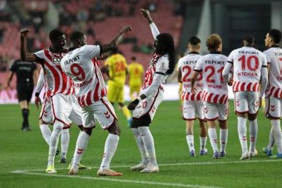 Samsunspor sezonu net galibiyetle tamamladı... Samsunspor - Göztepe maç sonucu 3-0