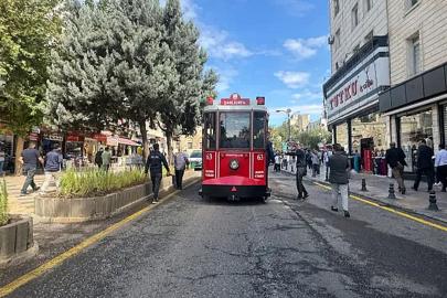 Şanlıurfa'da Divanyolu Caddesi yaz uygulamasına geçti