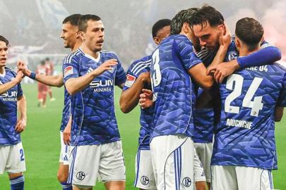 Schalke 04 Kenan Karaman'ın golüyle Bundesliga'ya geri döndü