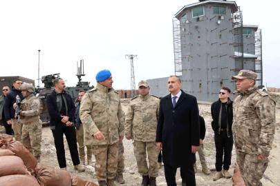 Terörün izlerinin silindiği Tendürek'te bayram nöbetindeki kahramanlar unutulmadı