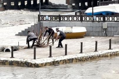 Tokat'ta tarım arazilerinin sular altında kaldığı anlar dronla görüntülendi