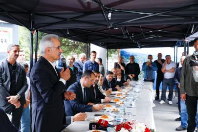 Ulaştırma ve Altyapı Bakanı Uraloğlu Trabzon'da bayramlaştı
