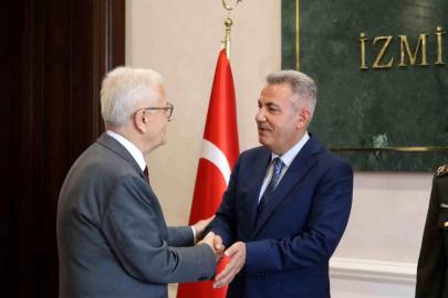 Vali Elban, protokolle bayramlaştı