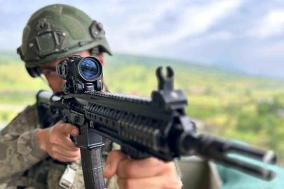 Vatan savunmasında bayram geleneği: Mehmetçik sınır hattında bayramlaştı