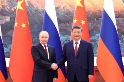 Xi ve Putin, Beijing'de Ortak Basın Toplantısı Düzenledi