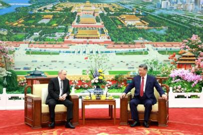 Xi ve Putin, Çay Eşliğinde Sohbet Etti