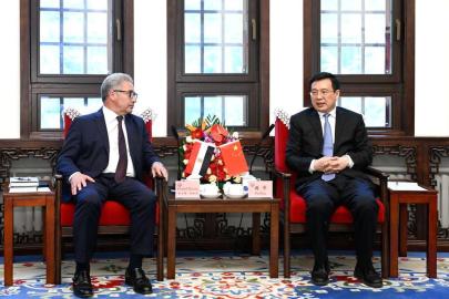 Xinhua Başkanı, Mısır'ın Çin Büyükelçisi ile Görüştü