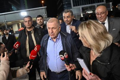 Zafer Partisi Genel Başkanı Özdağ, CHP Genel Merkezi'nde Özel ile görüştü