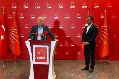 Zafer Partisi Genel Başkanı Özdağ, CHP Genel Merkezi'nde Özgür Özel ile bir araya geldi