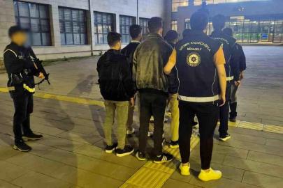 Afyonkarahisar'da göçmen kaçakçılığı operasyonunda 8 düzensiz göçmen yakalandı