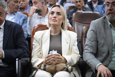Akçakoca'da görevden uzaklaştırılan belediye başkanının yerine AK Parti'li Meclis Üyesi Ünal vekil seçildi