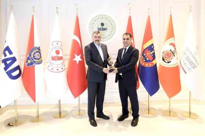 Bakan Çiftçi, Türkiye Haber Kameramanları Derneği Başkanı Akın'ı kabul etti
