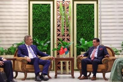 Bakan Fidan, Bangladeş Dışişleri Bakanı Rahman ile görüştü