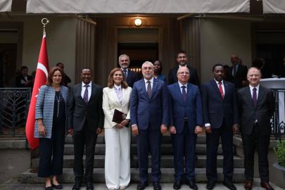 Bakan Işıkhan, Türkiye'nin BM Cenevre Ofisi Nezdindeki Daimi Temsilciliği'ni ziyaret etti