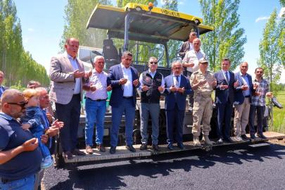 Bayburt'ta asfalt sezonu Buğdaylı-Aydıncık-Dikmetaş güzergâhında başladı
