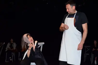 Bursa'da Kır Çiçekleri'nden “Sevgili Doktor” performansı