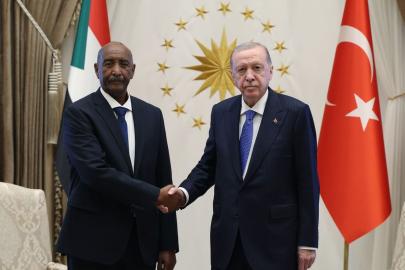 Cumhurbaşkanı Erdoğan, Sudan Egemenlik Konseyi Başkanı El Burhan ile Görüştü