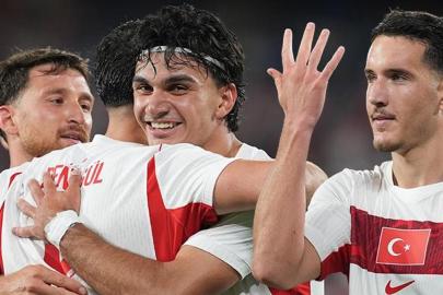 Deniz Gül tarihe geçti! A Milli Takım’ın 900. golünü attı