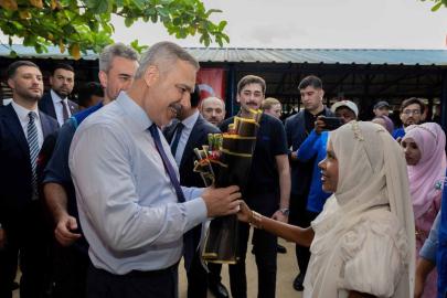 Dışişleri Bakanı Fidan, Bangladeş'te mülteci kamplarını ziyaret etti