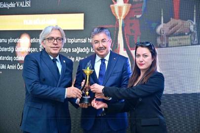 Eskişehir Valisi Yılmaz, 'Yılın Mülki İdare Amiri' seçildi