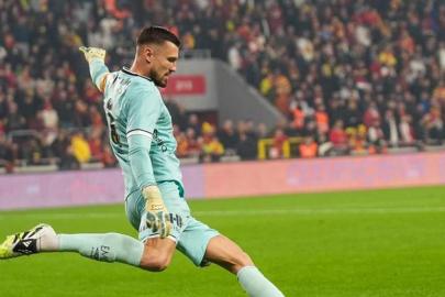 Göztepe Mateusz Lis ile yollarını ayırdı