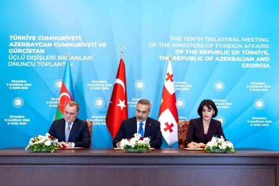 İstanbul'da Türkiye-Azerbaycan-Gürcistan arasında İstanbul Bildirisi imzalandı