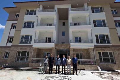 Kaymakam Algın ve Başsavcı Duran, adliye lojmanlarında incelemelerde bulundu