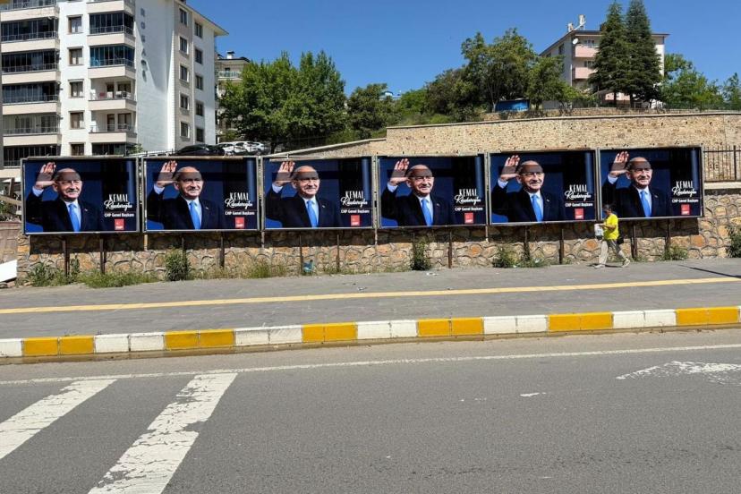 Kılıçdaroğlu'nun afişleri, memleketi Tunceli'de bilboardlara asıldı