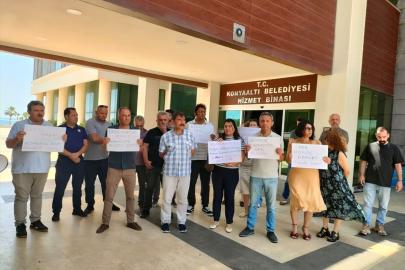 Konyaaltı Belediyesinde ikramiye ve sosyal haklarını alamayan memurlar eylem yaptı