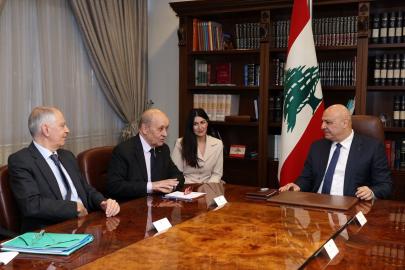 Lübnan Cumhurbaşkanı Avn ile Başbakan Selam, Macron'un Özel Temsilcisi Le Drian'ı kabul etti