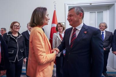 Özgür Özel, Almanya Sosyal Demokrat Partisi heyeti ile bir araya geldi